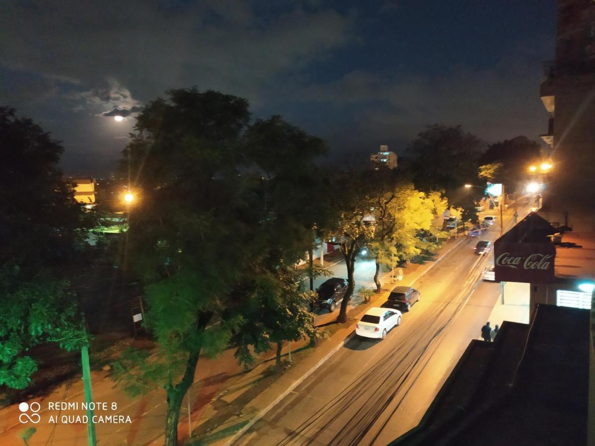 Amplio Y Comodo Apartamento Con Bella Vista En Pleno Centro シウダー・デル・エステ エクステリア 写真